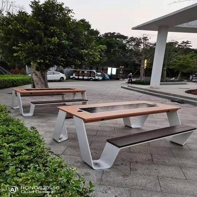 太阳能光伏供电系统在城市街道智能一体桌与连体坐凳中的应用研究